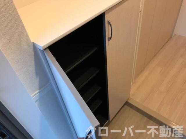 物件内観写真16　(玄関)