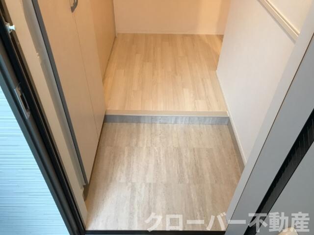 物件内観写真18　(玄関)