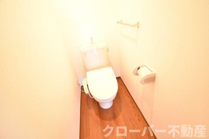 物件内観写真11　(温水洗浄暖房便座)