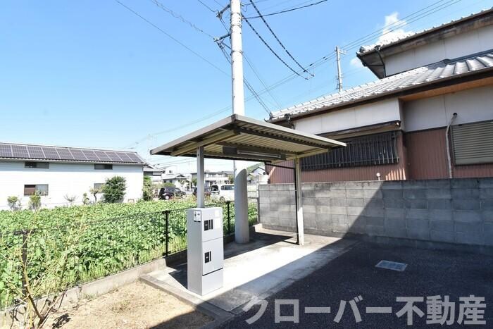 物件内観写真4　(駐輪場)