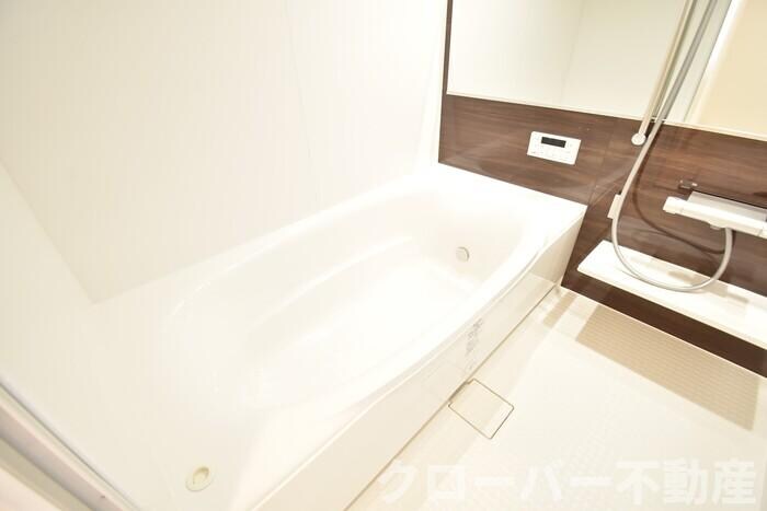 物件内観写真9　(追い焚き機能付きユニットバス)