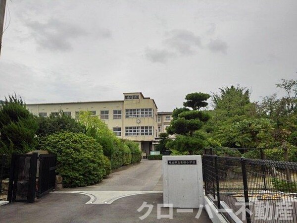周辺環境(坂出市立東部小学校まで1400m)