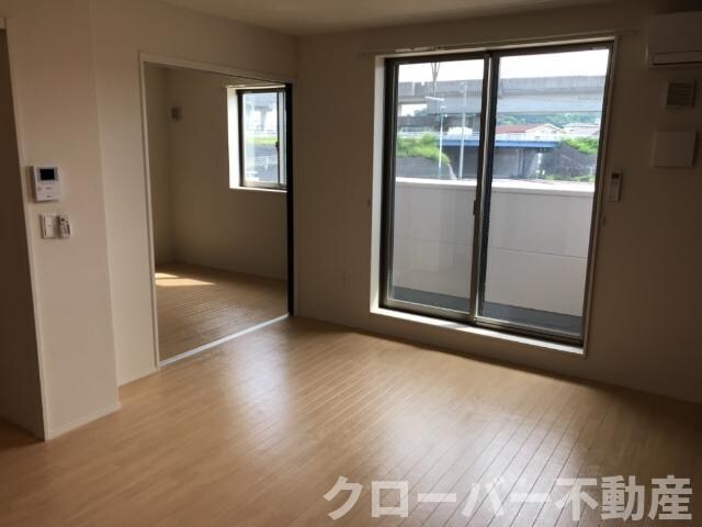 物件内観写真10　(リビング)