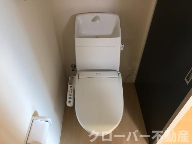 物件内観写真15　(シャワー付トイレ)