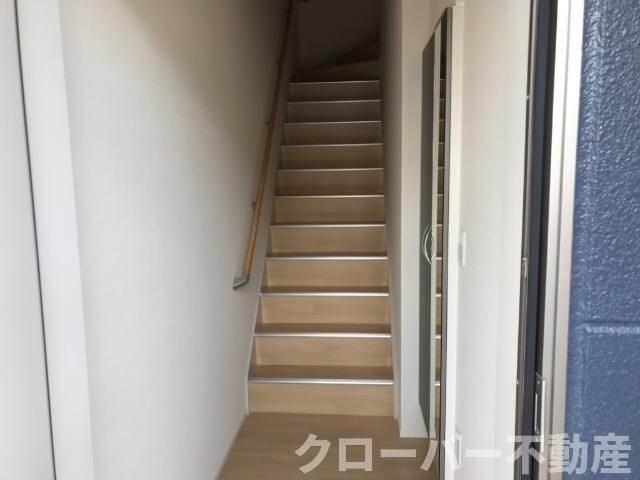 物件内観写真28　(室内階段)
