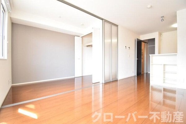 洋室(LDK１０．２帖～洋室３帖)