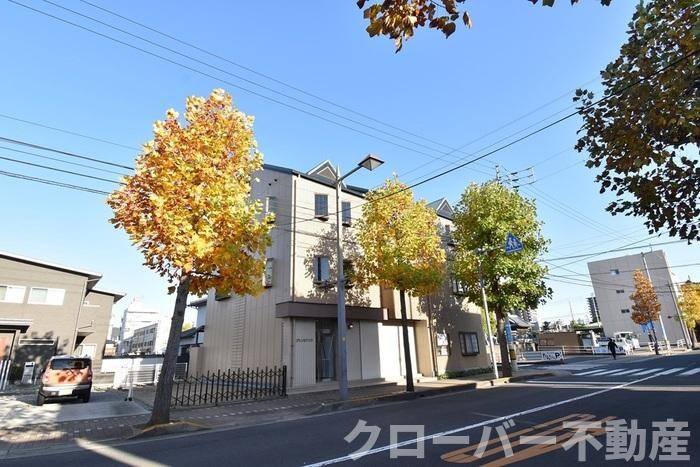 物件外観写真1　(外観（南から）)