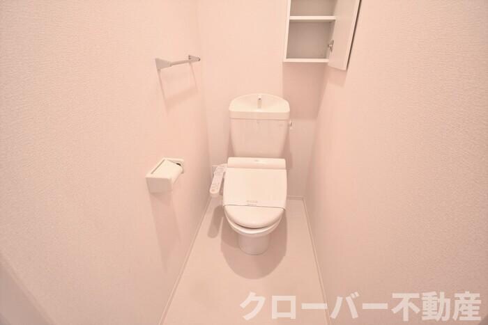 物件内観写真9　(温水洗浄暖房便座)