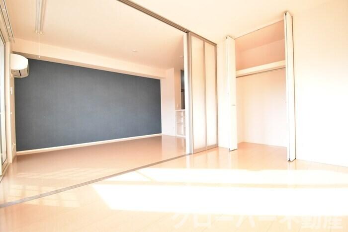 物件内観写真13　(洋室６帖)