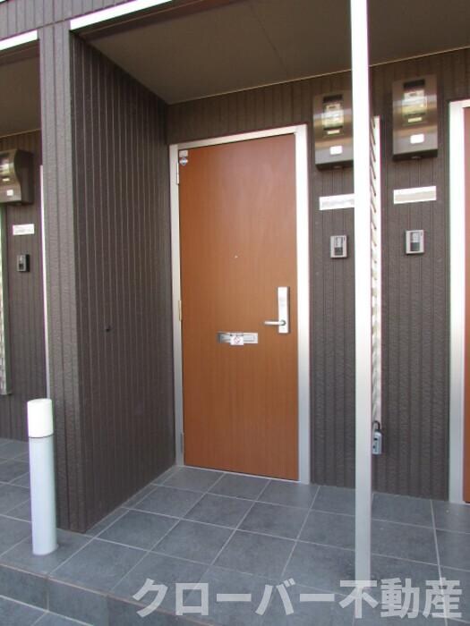 物件外観写真4　(エントランス)