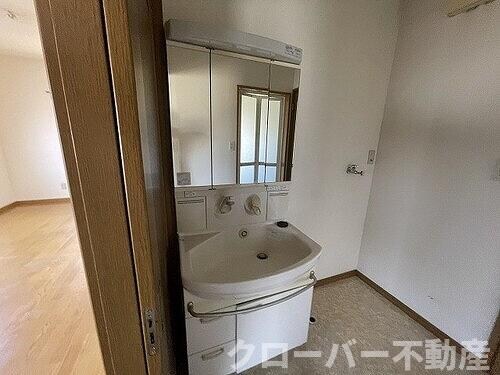 物件内観写真7　(原状回復工事前)