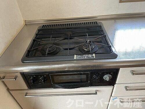 物件内観写真8　(原状回復工事前　ガスコンロ)