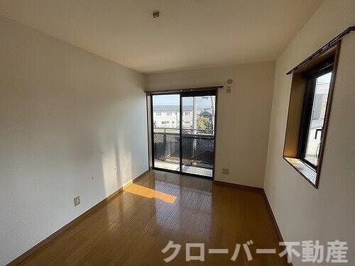 物件内観写真10　(原状回復工事前)