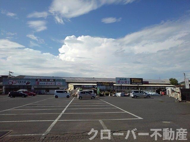 物件外観写真6　(タイム坂出店まで1100m)