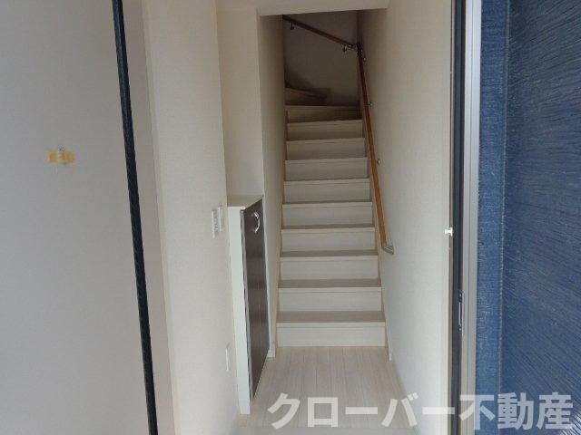 物件内観写真4　(玄関)