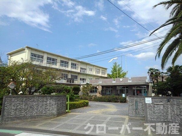周辺環境(坂出市立林田小学校まで1300m)