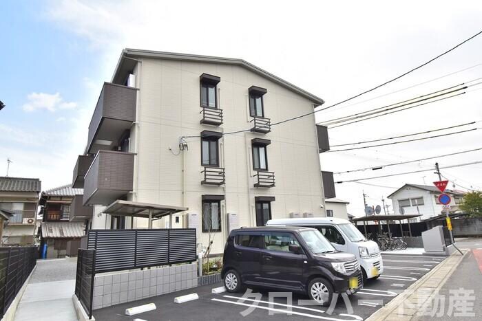 物件外観写真1　(建物外観)