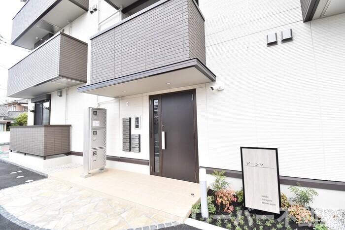 物件外観写真5　(エントランス)