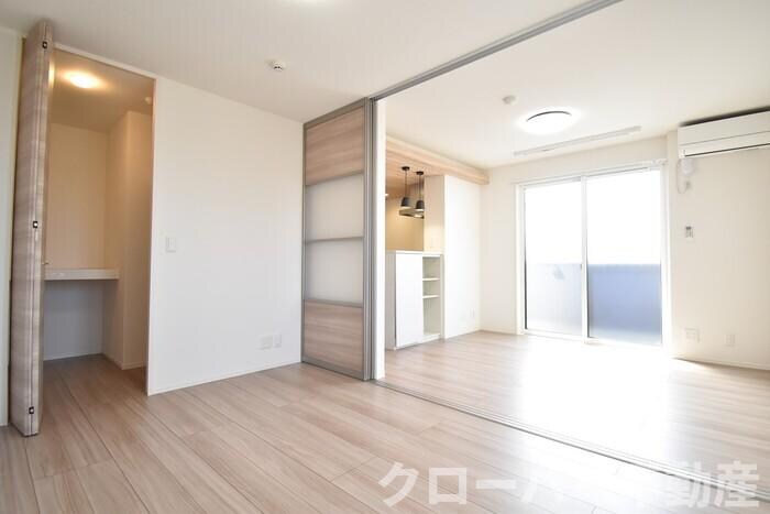 物件内観写真9　(洋室６帖～ＬＤＫ９．９帖)