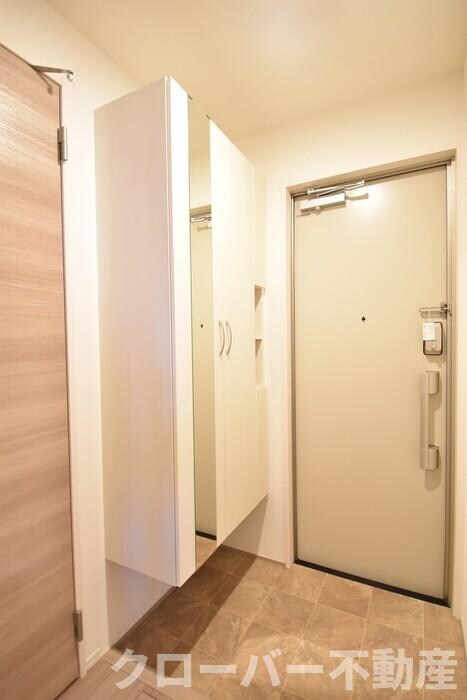 物件内観写真13　(玄関)