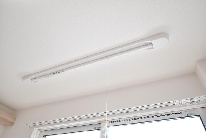 物件内観写真19　(室内物干し)