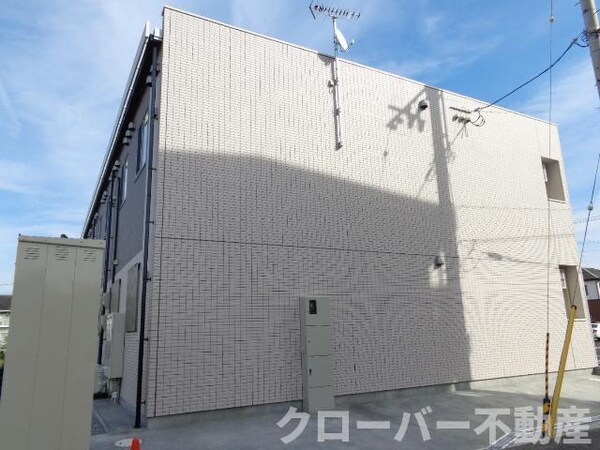 エントランス(外観写真（昼）)