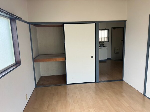 収納(小物を収納するのに便利です)