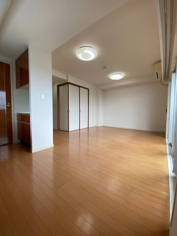 物件内観写真6　(襖を開けると、和室があります。)