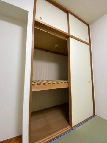 物件内観写真12　(和室収納。)