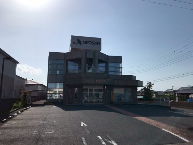 物件外観写真6　(水戸信用金庫まで徒歩13分♪)