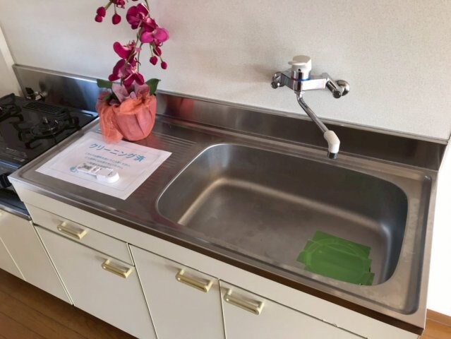 物件内観写真11　(キッチンに窓有り、換気もばっちり♪)