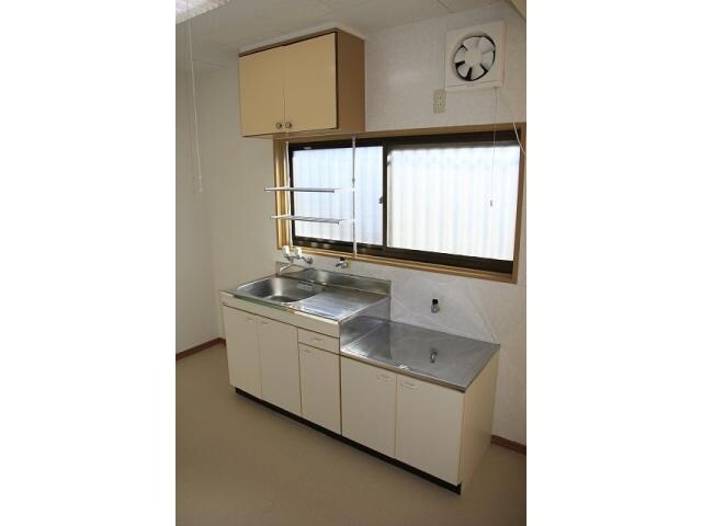 物件内観写真4　(使いやすいキッチンです)