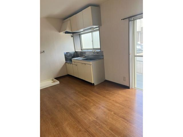 物件内観写真7　(広々10帖LDK♪)