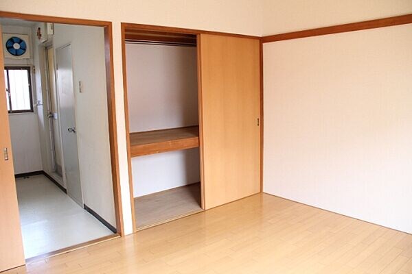 物件内観写真7　(収納のためのスペースです)