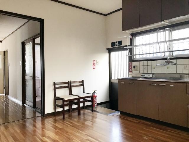 物件内観写真8　(広々したお料理しやすいキッチンです)