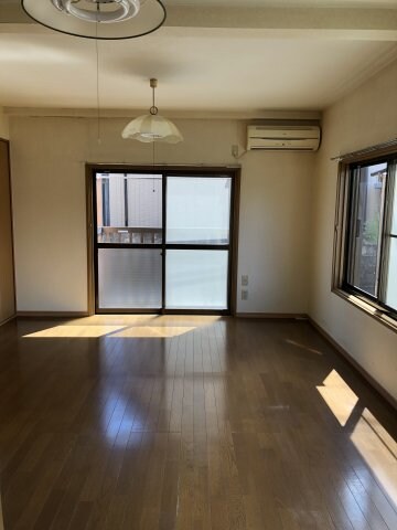 物件内観写真2　(きれいな内装です)