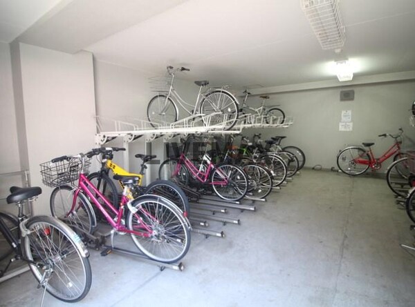 駐車場(★見学予約受付中・家具家電付マンションです。お気軽にお問合せ)
