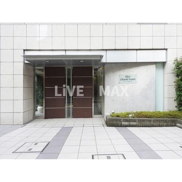 エントランス(弊社は全物件が仲介手数料半月分でご紹介可能です。)
