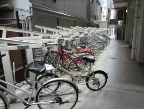 物件外観写真4　(駐輪場)