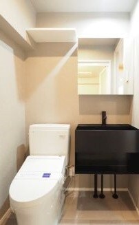 物件内観写真11　(別号室参照写真)