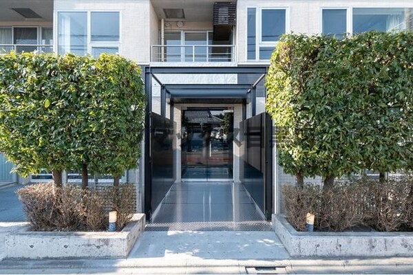 エントランス(★《見学予約受け付け中》設備充実のハイグレード賃貸マンション)