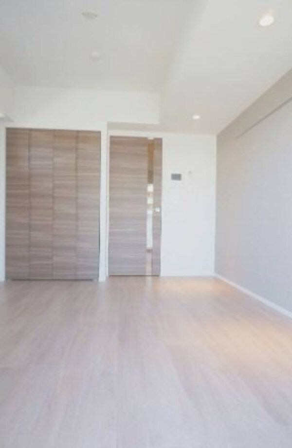 居室(家具搬入前のお部屋です)