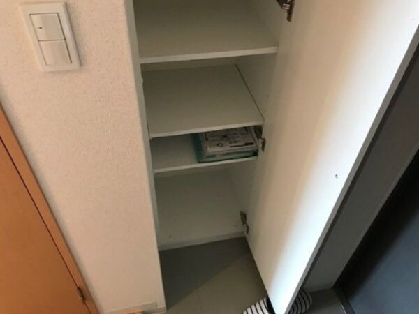 内装他
