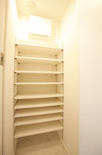 物件内観写真8　(別号室参考写真)