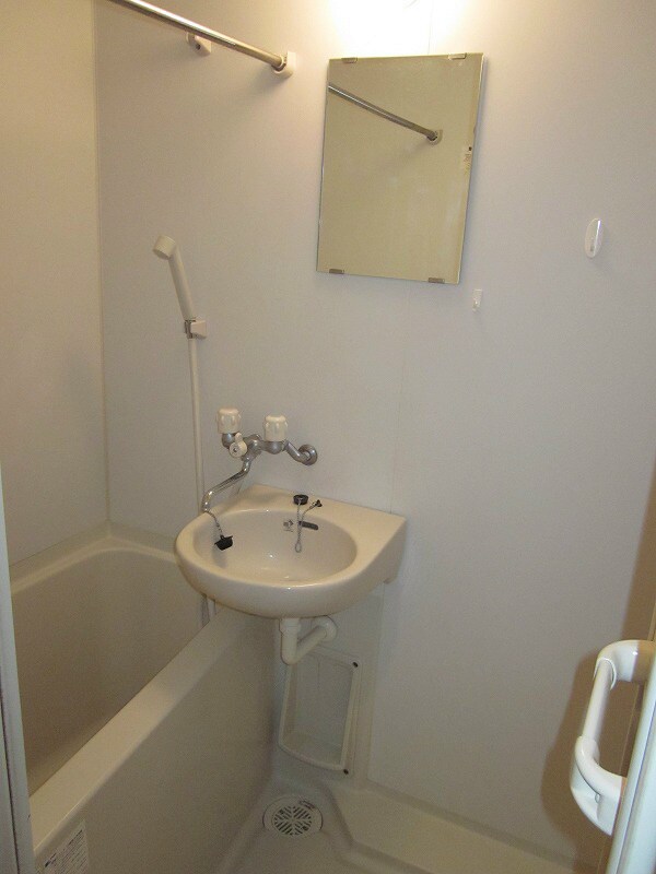 物件内観写真8　(別号室参考写真)