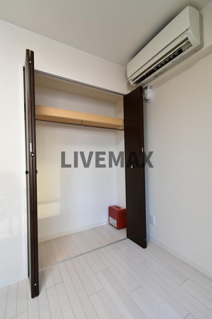 物件内観写真10　(備え付け家具備品（同仕様）)