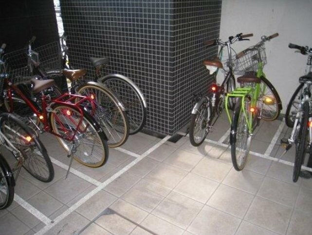 物件外観写真4　(駐輪場)