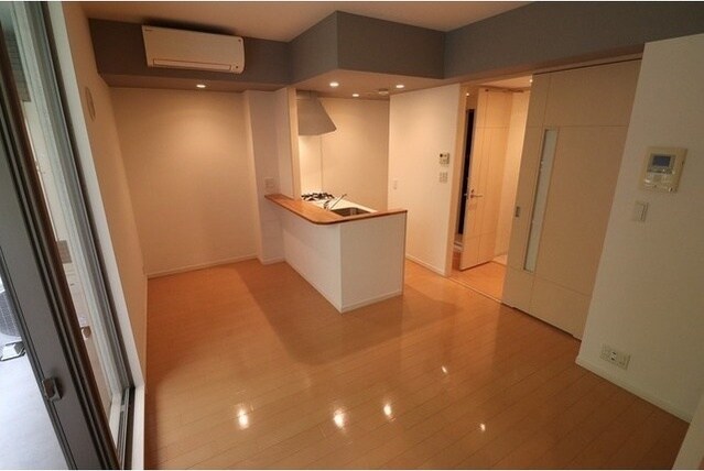 物件内観写真5　(※同じ間取り別号室参考写真)