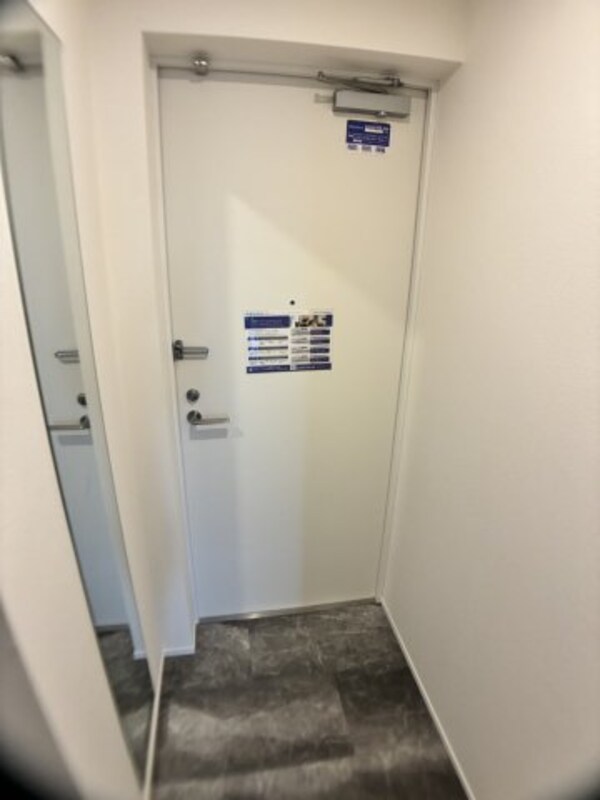 玄関(※別号室参考写真)