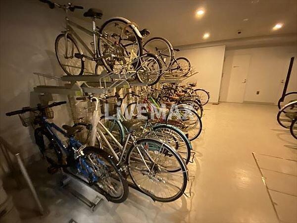 物件外観写真4　(駐輪場)